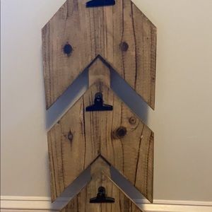 Wall art with (3) clips for pictures